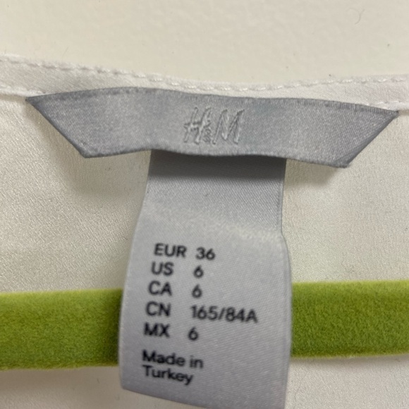 H&M white tank Aztec designed so pretty - Picture 3 of 4